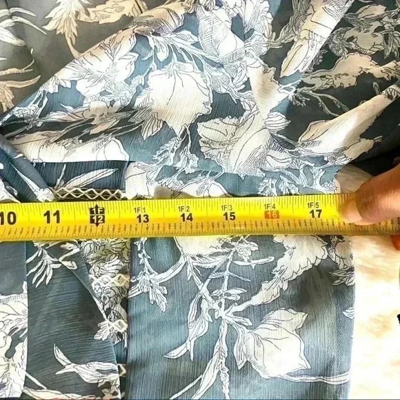 Sartoria Benetton Blue & White Italian Semi-Sheer Tie Short Button Blouse Size S - Picture 16 of 16